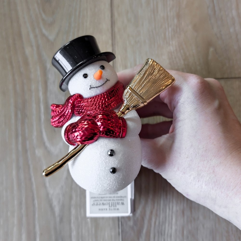 NEW Bath & Body Works Wallflowers fragrance nightlights diffuser snowman Xmas